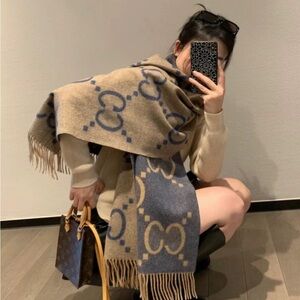 Gucci Beige and Blue Wool Scarf